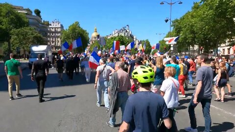 Marche nationale pour les libertés place du Palais Royal à Paris le 02-07-2022 - Vidéo 12 Bis