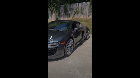 Audi R8 V10