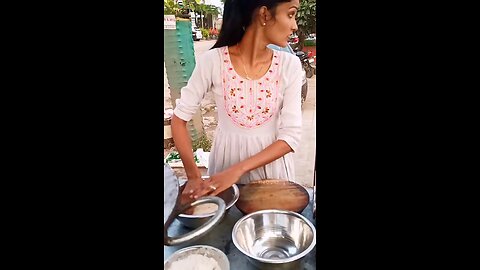 street food making Indian pizza