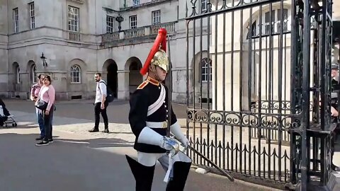 Tourist gets a a fright make way the Queen's Guard Shouts #horseguardsparade