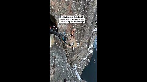 New world record, jump from a height of 40 meters in the coldest areas of Norway.