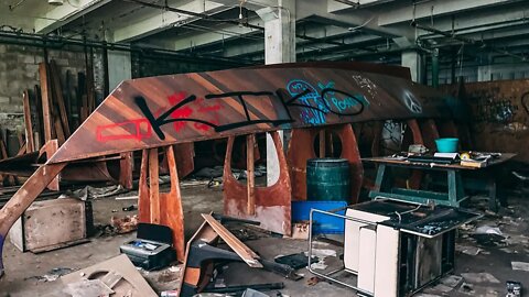 Exploring an Abandoned Boat Factory in Milwaukee, Wisconsin