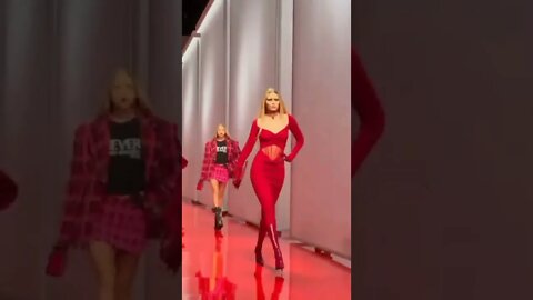 Vittoriacerett, Bellahadid, Gigihadid & lilamoss in Versace Fall/Winter 2022 FashionShow