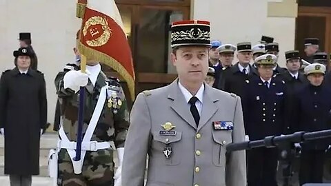 French General Pays Tribute To AntiVaxxers