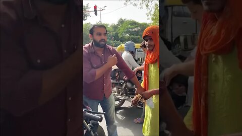 नकली किन्नर बनकर पैसे मांग रहे थेkar wale Ne Pakda ine Logon Ko