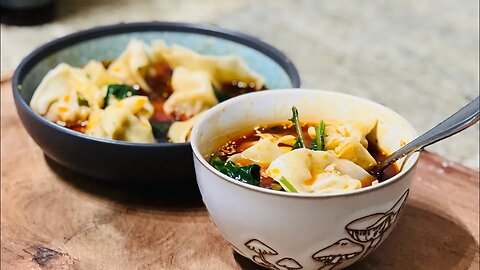 Could totally add egg white in the fillings. Full recipe in my bio link#wontonsoup #wontonrecipes