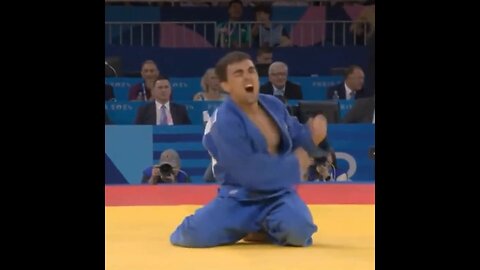 Judo Star Dislocates His Shoulder While Celebrating His Win At The Olympics