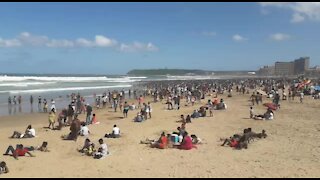 SOUTH AFRICA - Durban - December 16 beach day (Video) (PBv)