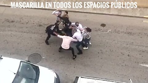 Un año después, mascarilla en todos los espacios públicos.