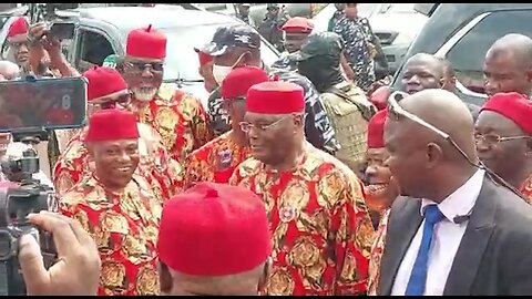 Atiku visits palace of Imo State apex traditional ruler, Ezeimo, Emmanuel Okeke