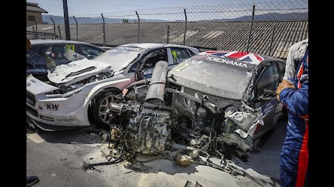 Big crash in the streets of Vila Real Portugal - WTCR Race 1