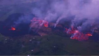 Immagini aeree dell'eruzione del vulcano Kilauea nelle Hawaii