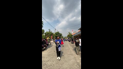 kirab drumband lagu hitam rita sugiarto show in sugio lamongan