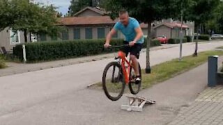 Salto de bicicleta revela mais do que esperado