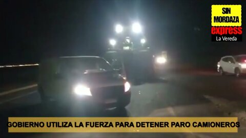 Gobierno llega con maquinaria pesada a deponer paro de camioneros