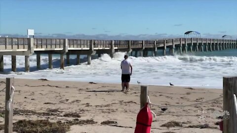 Lake Worth Beach pier closed for heavy swells