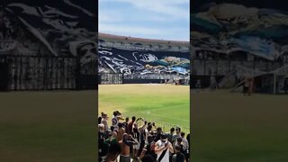 Bandeirão da Força Jovem no treino aberto em São Januário