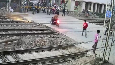 Bike Train accident 😱