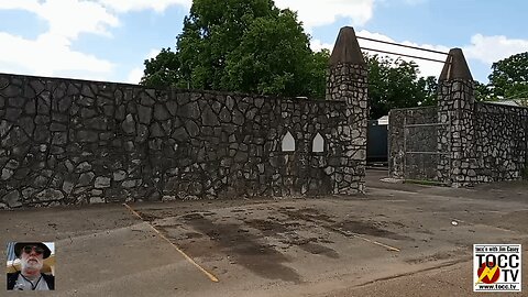 Goldsmith-Schiffman Field vs John Meredith Calhoun Slave House