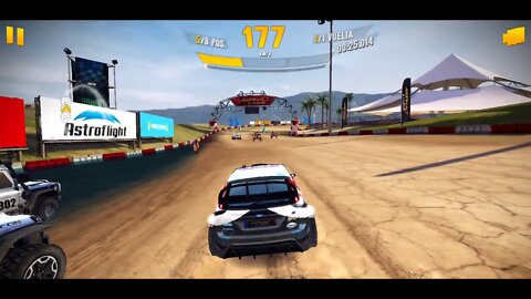 Asphalt Xtreme: Clase D - Explosión de Carreras | Entretenimiento Digital 3.0