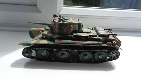 Tamiya 1/35: BT-7 Tank Featuring Campbell The Toast