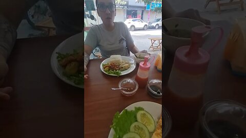 You Can Eat Cheap | Nha Trang Vietnam 🇻🇳 Mid-range Food #shorts #seafood #vietnamesefood #nhatrang