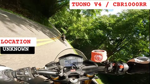 Superbike Maniacs terrorizing the back road. Aprilia Tuono v4 factory/Honda CBR1000RR