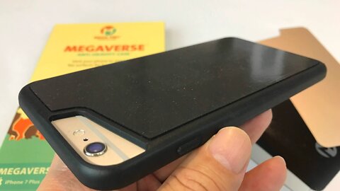 Nano Suction iPhone Case with 4 Back Plates by Mega Tiny Corp Review