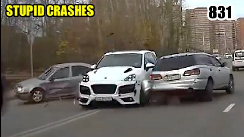 Stupid crashes 831 October 2023 car crash compilation