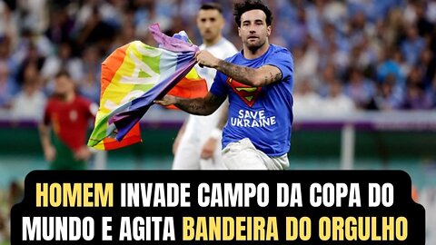 HOMEM INVADE CAMPO DA COPA DO MUNDO, AGITA BANDEIRA DO ORGULHO E É PERSEGUIDO POR SEGURANÇAS!