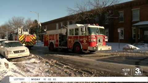 Fire crews brave cold temps to fight Vinton Street blaze