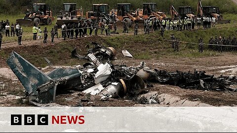 Nepal plane crash leaves at least 18 dead / BBC News