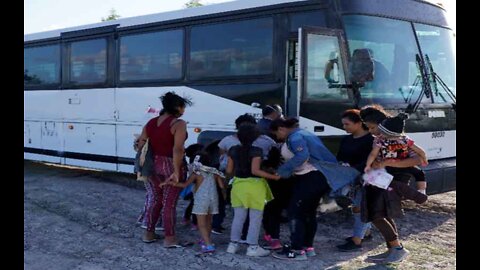 Governors' Immigrant Busing Strategy Hits Home for Mayors