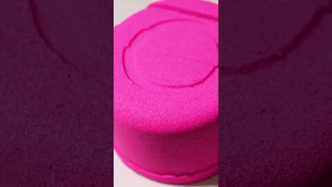 This Magic Kinetic Sand Video Is So Good, You'll Wonder Why You Didn't Play With It In Kindergarten