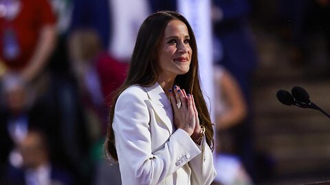 Watch: First daughter Ashely Biden speaks about father, President Biden, at DNC