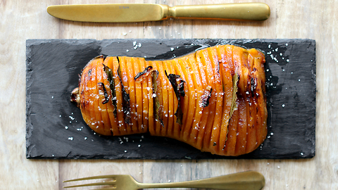 Hasselback Butternuss Kürbis