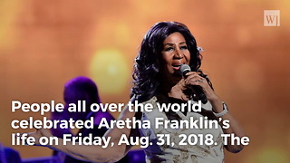 Buckingham Palace Pays Respects to Aretha Franklin During Changing of the Guard