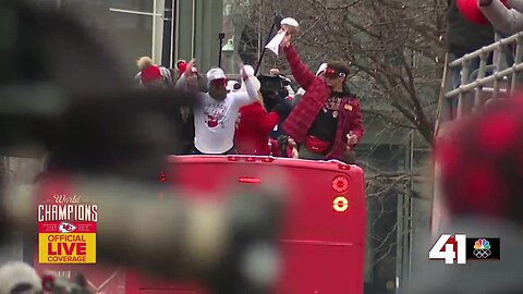 Yes, Kansas City, that's Patrick Mahomes with the Lombardi Trophy