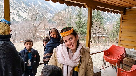 KAILASH VALLEY TOUR GUIDE GIRL FAMILY