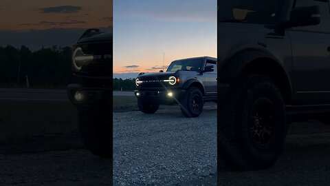 The sky was worth stopping for. #bronco #explore #cars #fordbronco #sunset