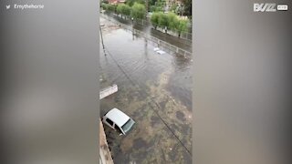 Tempestade de granizo causa cheias no México