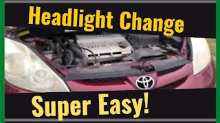 Changing a headlight on a Toyota Sienna (Super Easy)