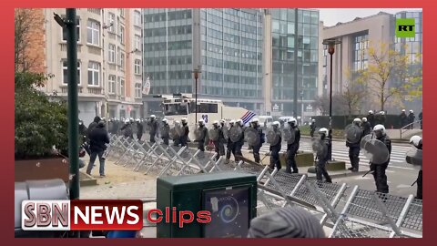 Anti-Lockdown Protesters Smash EU Diplomatic Service HQ - 5911