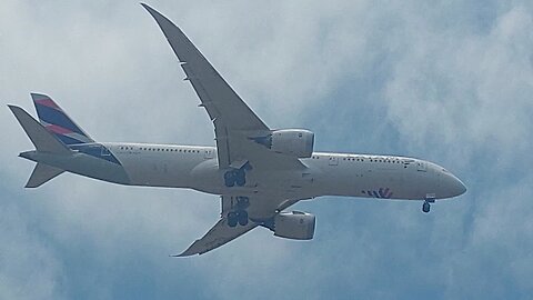 Boeing 787-9 CC-BGE vindo de Guarulhos para Fortaleza