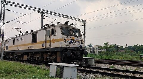 Agartala To Anand Vihar Terminal Tejas Rajdhani Express ( 20501 )