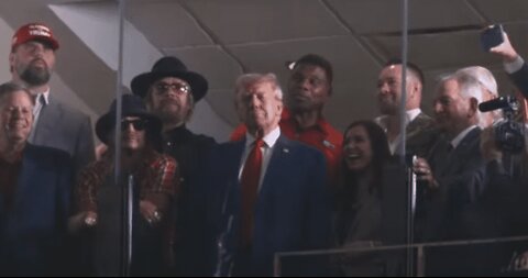 Trump Receives Thunderous Welcome at Alabama Football Game