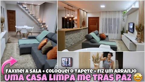 A SALA LIMPA E ARRUMADA DO JEITINHO QUE EU GOSTO + COLOQUEI O TAPETE #donadecasa