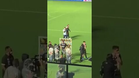 [+18] Torcedor empolgado com Nenê e fazendo comentários meio atrevidos sobre o P@# jogo craque