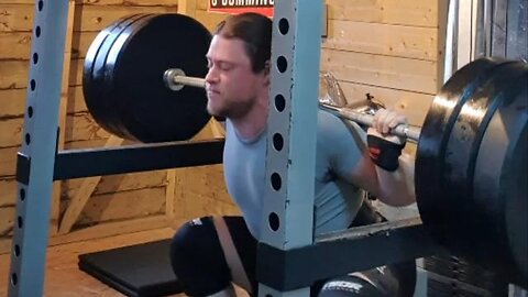 NEW-TECH EXCLUSIVE: Very Easy 145 Kgs x 10 Squat.