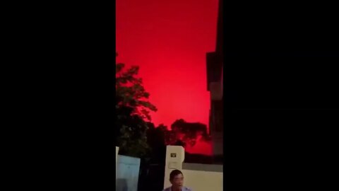 The sky over Zhoushan in China turned a bright crimson red #Shorts